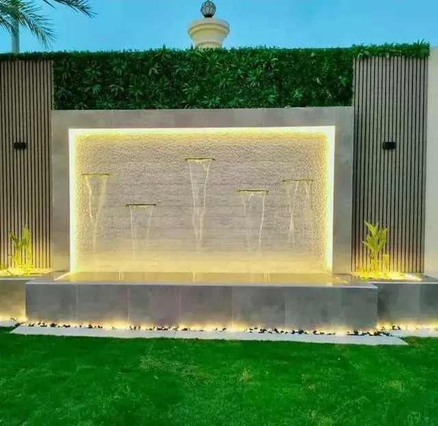 الشلالات والنوافير